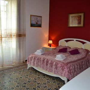 B&B Salinas